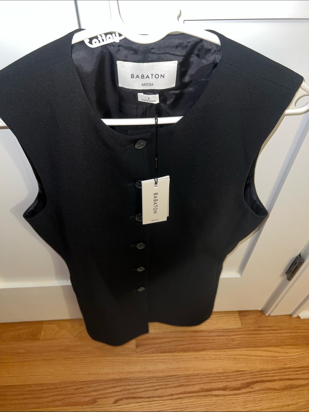 Aritzia Babaton Juris Vest NWT - Picture 2 of 6
